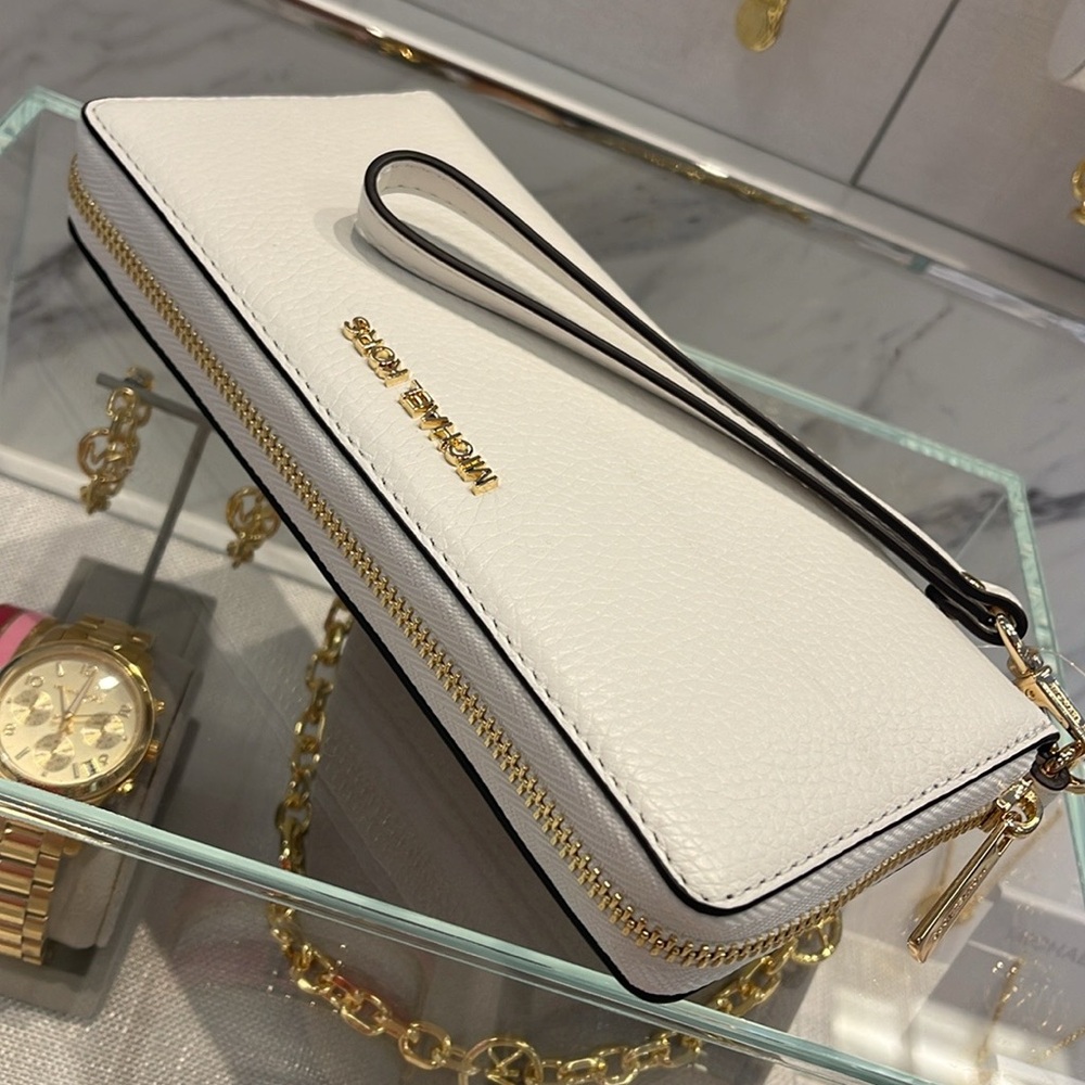 MICHAEL KORS
Leather Continental Wristlet Phone Case Wallet 
Optic White
NWT - Picture 15 of 16
